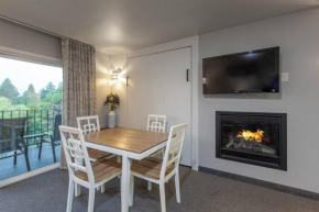 Riverside Condo located Downtown Enjoy Nightlife